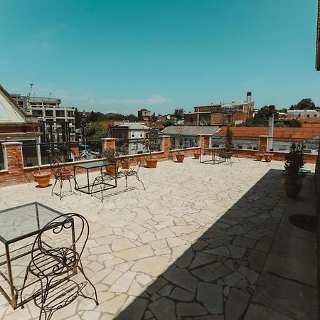 Hotel Verdzi Kutaisi Bagian luar foto