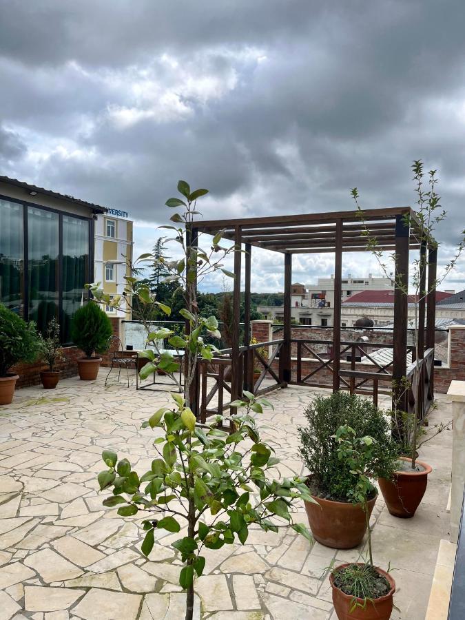Hotel Verdzi Kutaisi Bagian luar foto