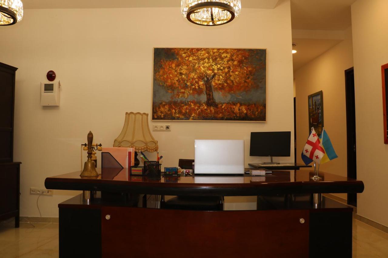 Hotel Verdzi Kutaisi Bagian luar foto