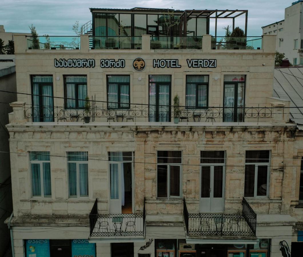 Hotel Verdzi Kutaisi Bagian luar foto