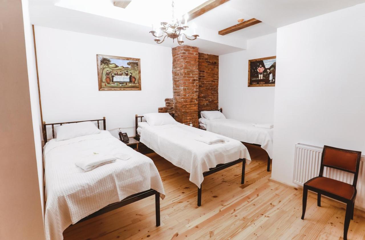 Hotel Verdzi Kutaisi Bagian luar foto
