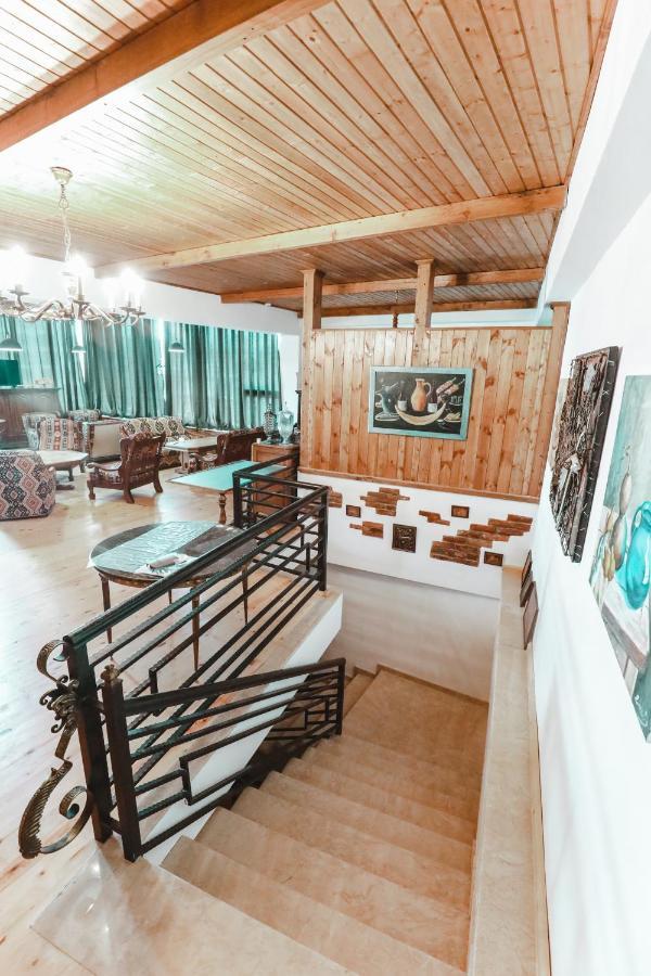 Hotel Verdzi Kutaisi Bagian luar foto