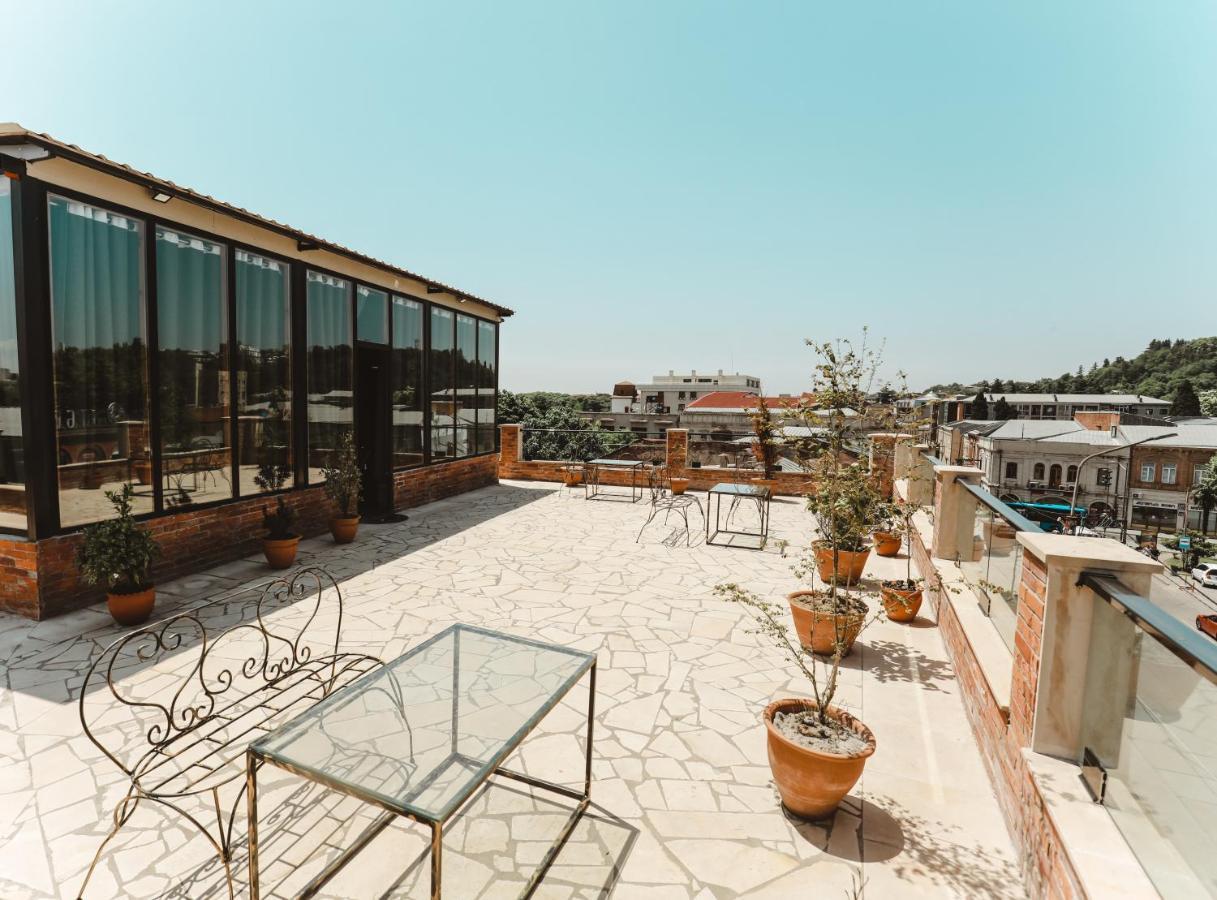 Hotel Verdzi Kutaisi Bagian luar foto
