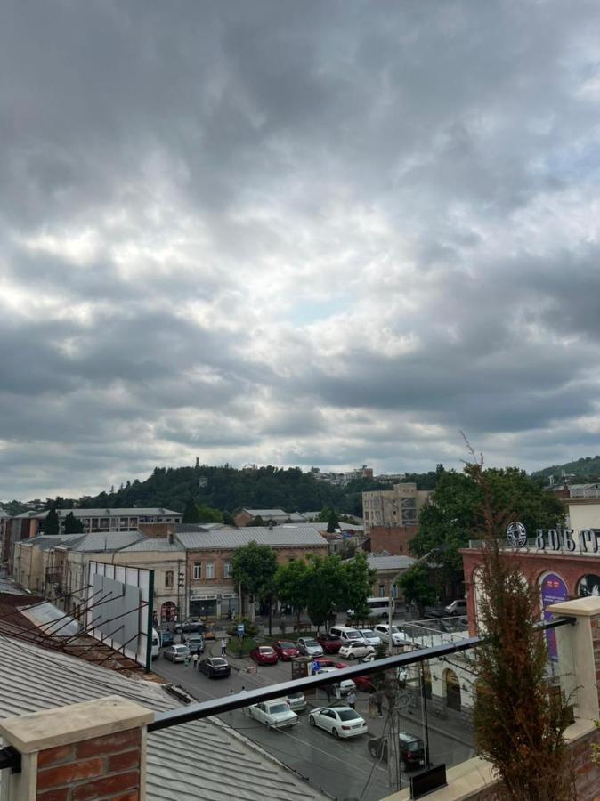 Hotel Verdzi Kutaisi Bagian luar foto